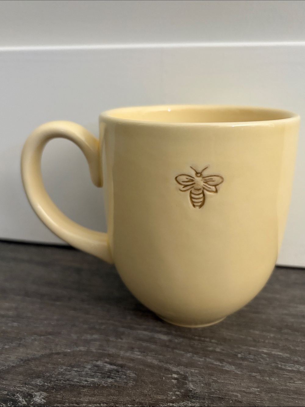 Retired Pottery Barn Bee Embossed Ceramic Mug RARE Pale Yellow Collectible EUC